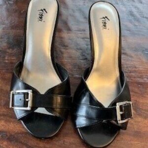 FIONI Clothing Black Heels Size 6.5